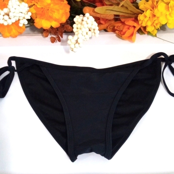 BLACK HALTER TIE TRIANGLE SLIDE STRING HIPSTER BIKINI SET SIZE MEDIUM NWT - Picture 7 of 10